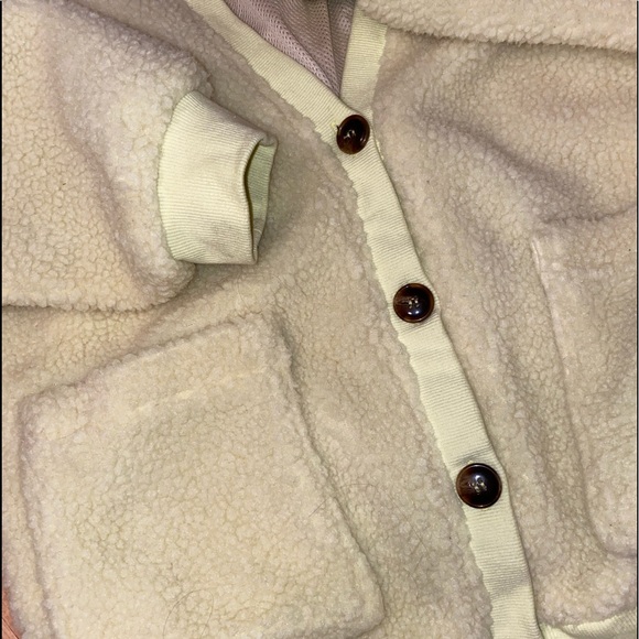 Yellowish-beige Sherpa cardigan! - Picture 2 of 3